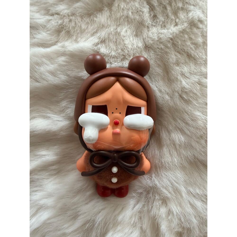 "Love Makes Us Cry" POP MART CRYBABY Crying Again Series Figures